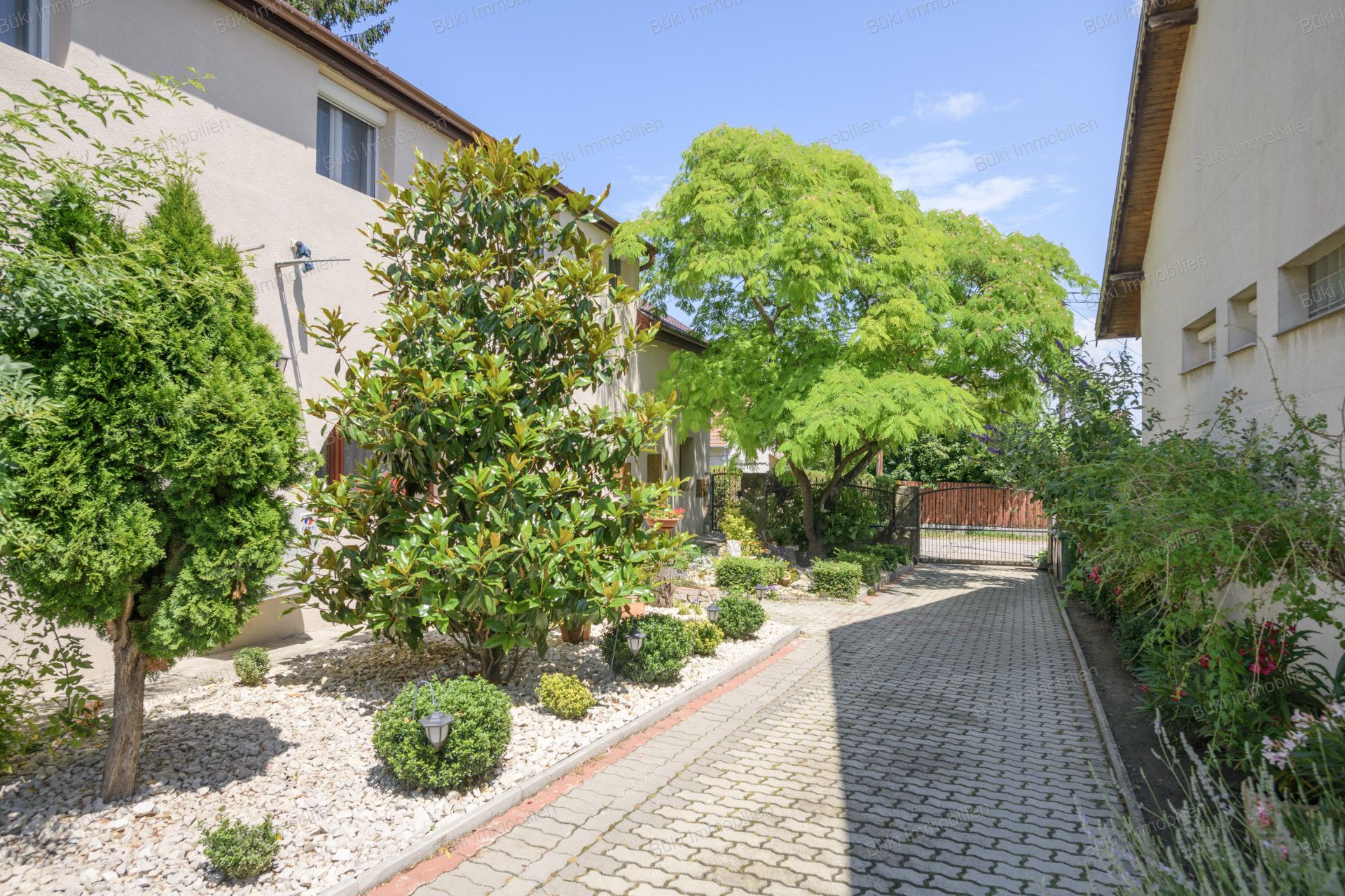 A fájl már létezik a célhelyen: import/kepek/vizjeles_5700531.jpg
For sale house Érd  235 m<sup>2</sup> 185 millió Ft