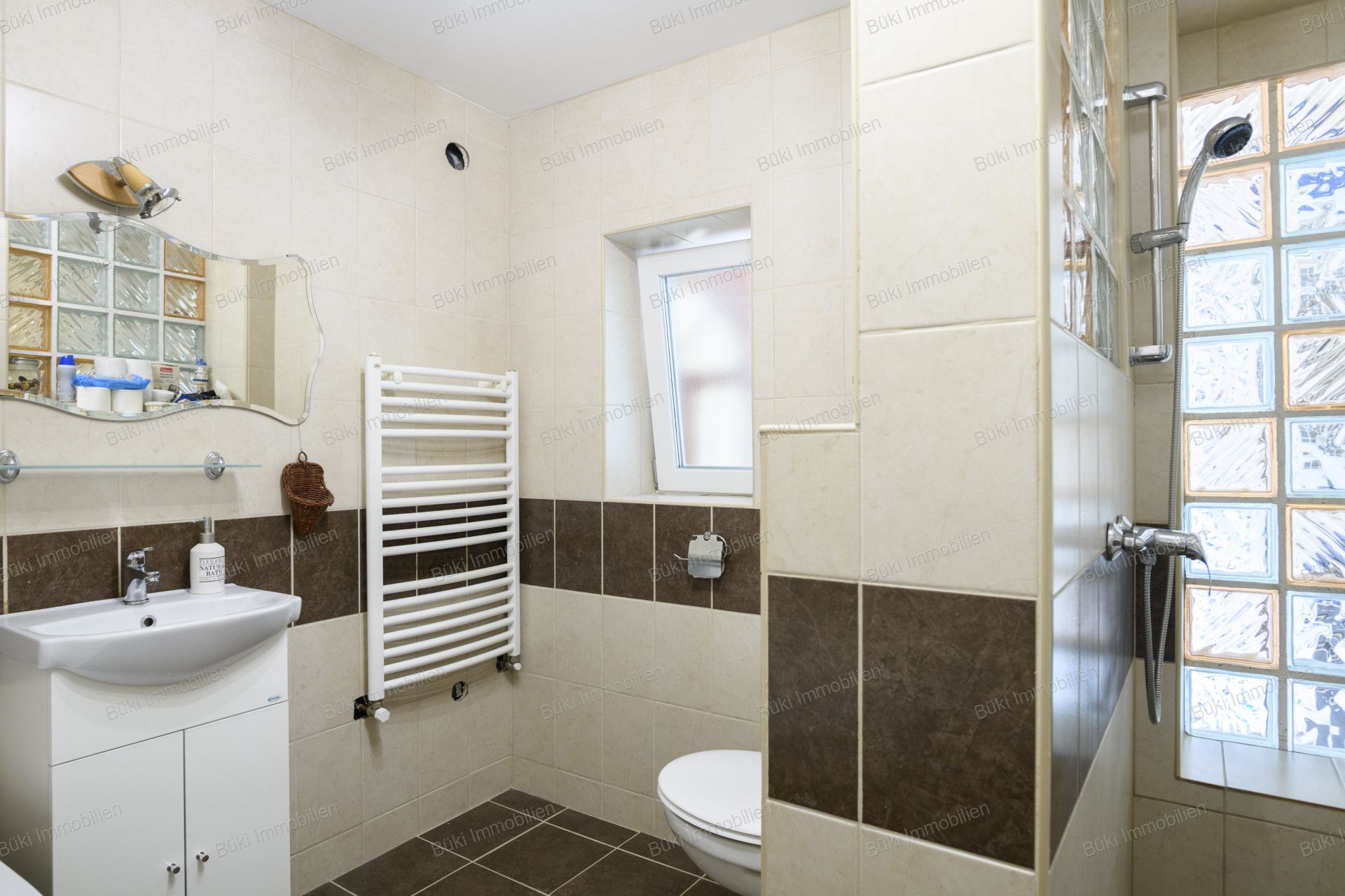 A fájl már létezik a célhelyen: import/kepek/vizjeles_5700541.jpg
For sale house Érd  235 m<sup>2</sup> 185 millió Ft