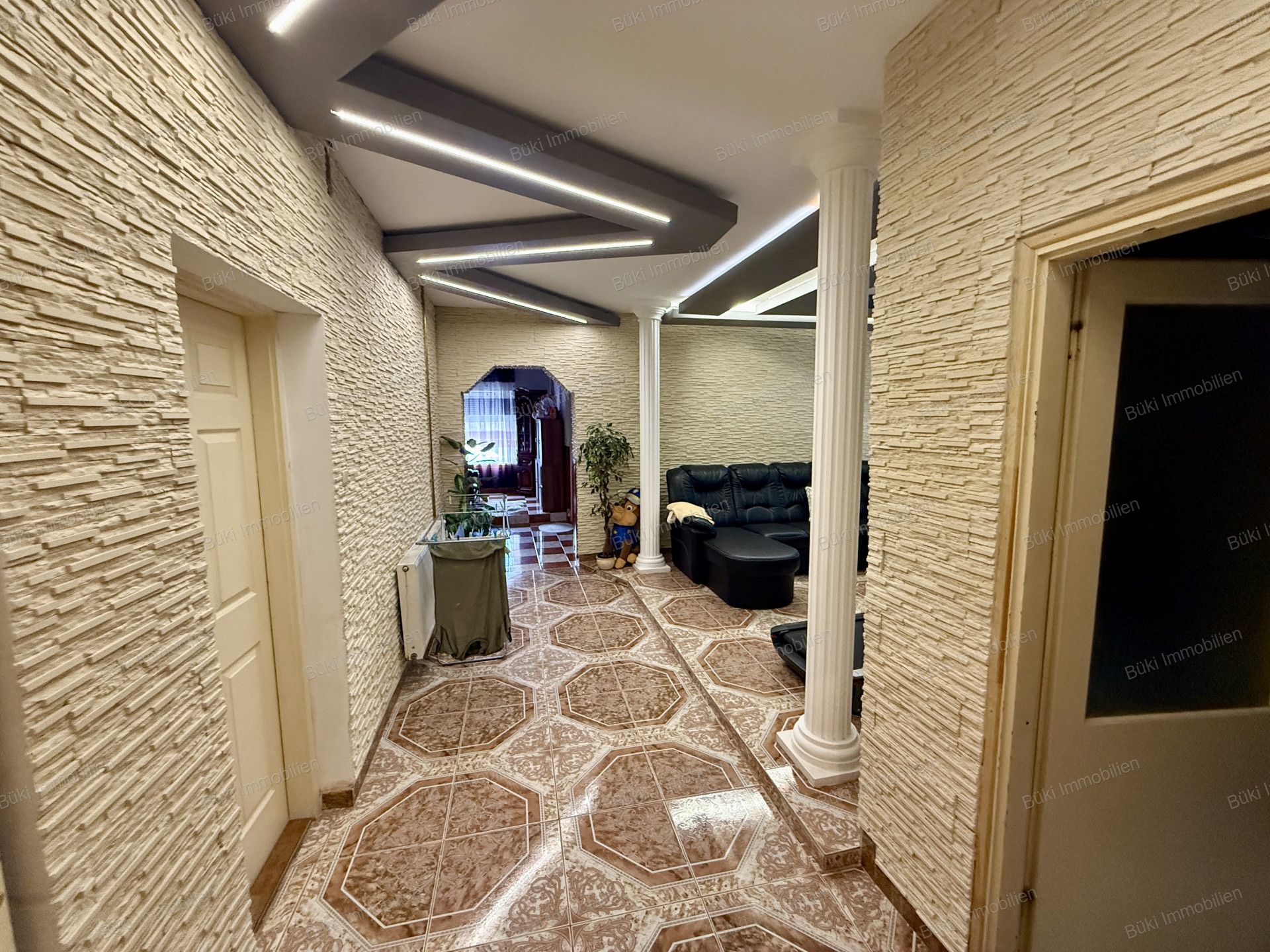 A fájl már létezik a célhelyen: import/kepek/vizjeles_5703086.jpg
For sale Condominium Sátoraljaújhely  241 m<sup>2</sup> 58.99 millió Ft