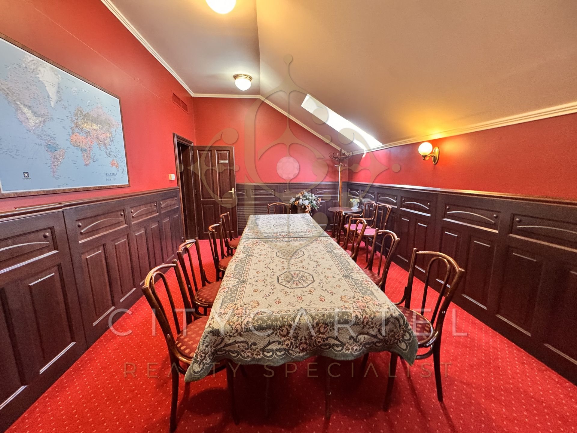 A fájl már létezik a célhelyen: import/kepek/vizjeles_5708237.jpg
For sale Hotel, guesthouse Budaörs  947 m<sup>2</sup> 799 millió Ft
