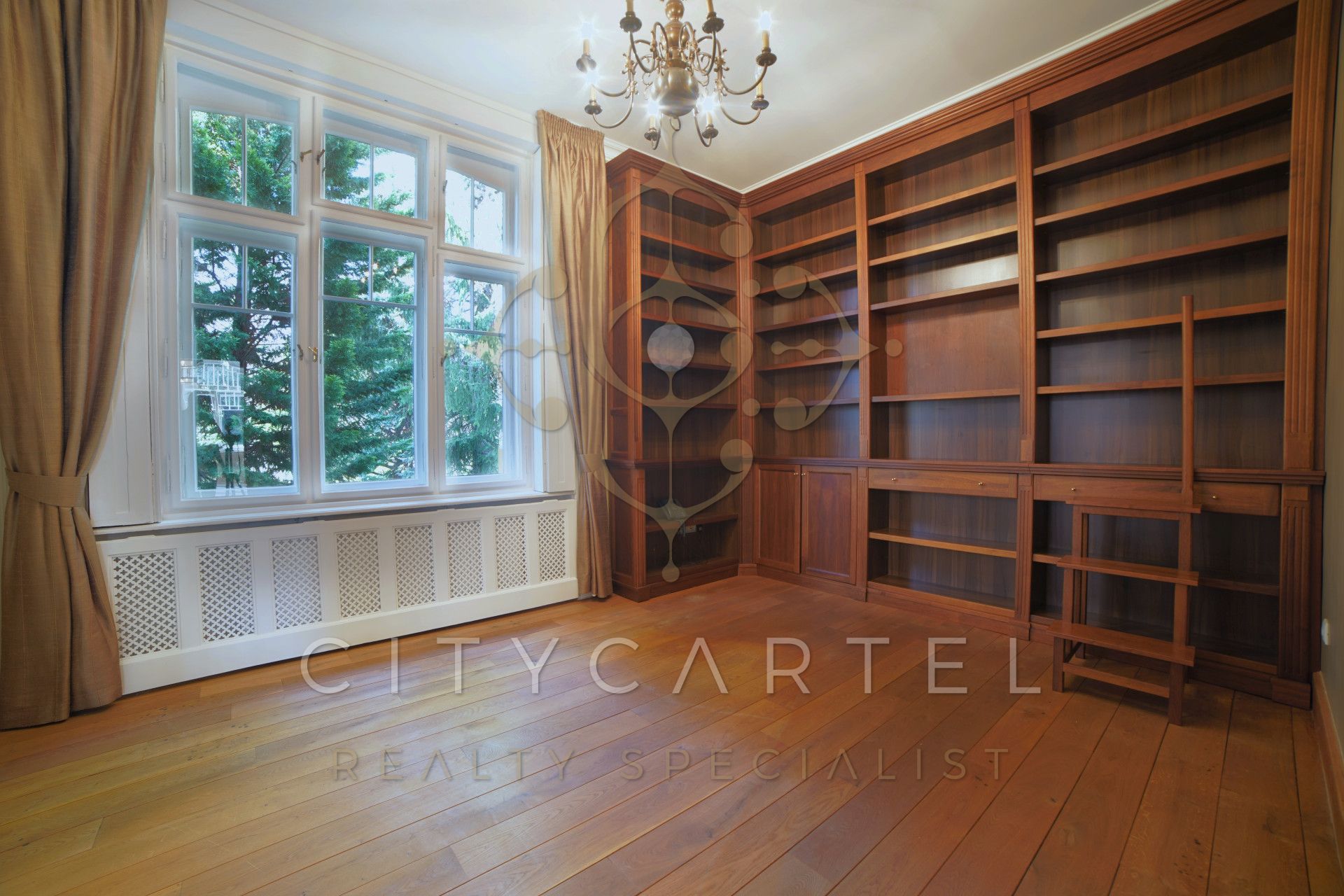 A fájl már létezik a célhelyen: import/kepek/vizjeles_5712870.jpg
Eladó Családi ház Budapest, XII. kerület  300 m<sup>2</sup> 7000 EUR