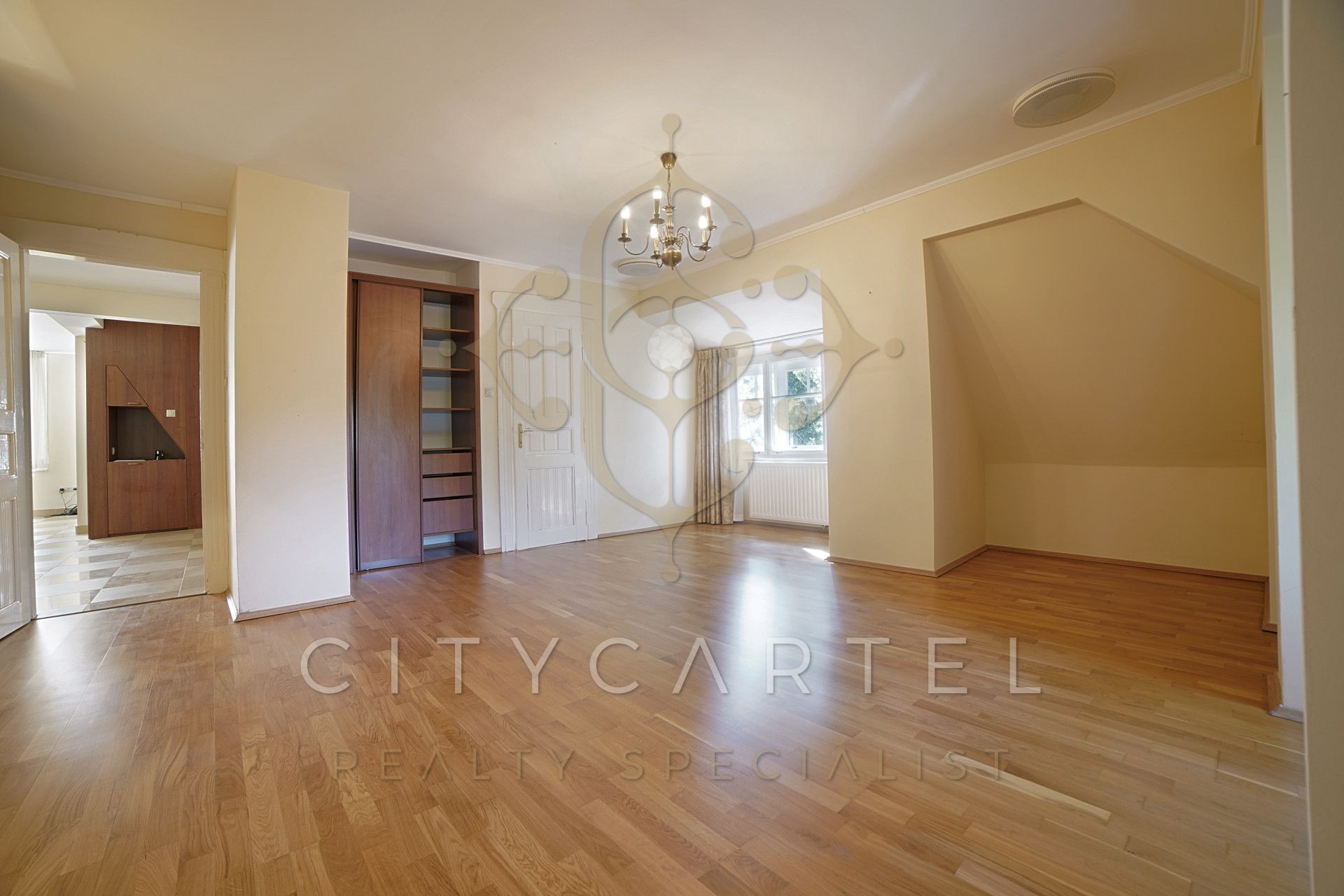 A fájl már létezik a célhelyen: import/kepek/vizjeles_5712871.jpg
Eladó Családi ház Budapest, XII. kerület  300 m<sup>2</sup> 7000 EUR