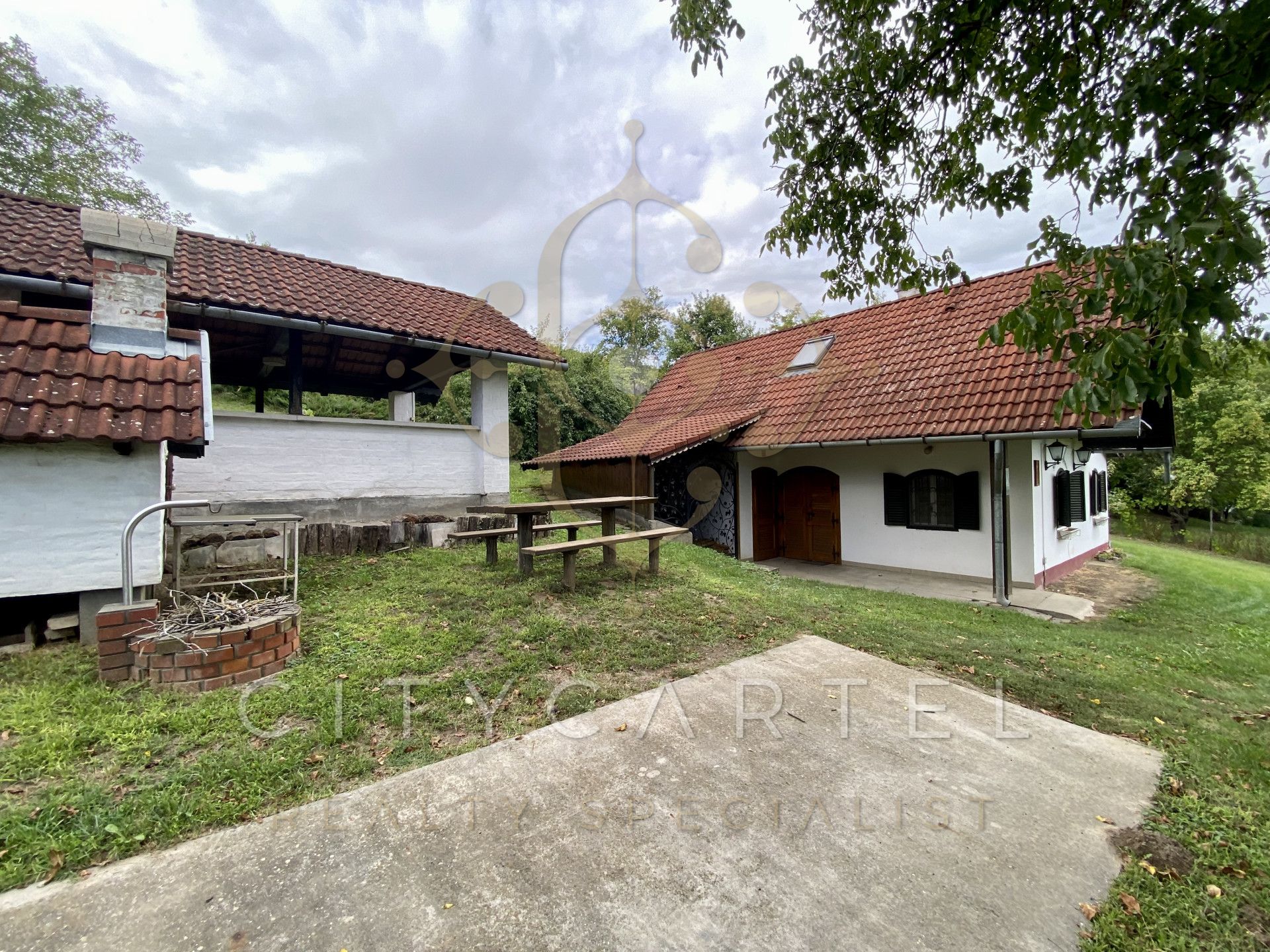 A fájl már létezik a célhelyen: import/kepek/vizjeles_5713567.jpg
Eladó nyaraló Balatonlelle  80 m<sup>2</sup> 59.9 millió Ft