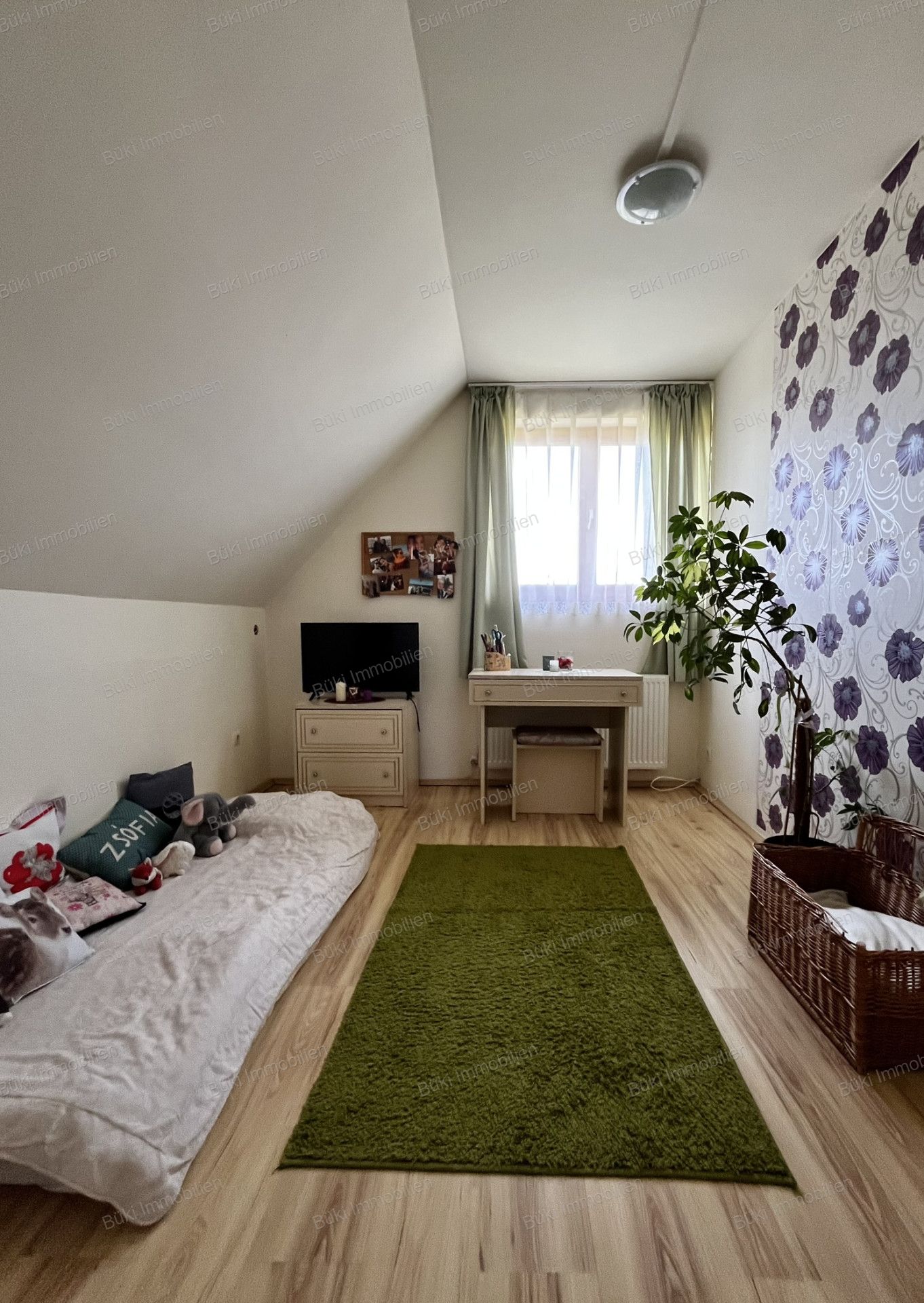 A fájl már létezik a célhelyen: import/kepek/vizjeles_5719618.jpg
For sale house Miskolc  160 m<sup>2</sup> 59.5 millió Ft