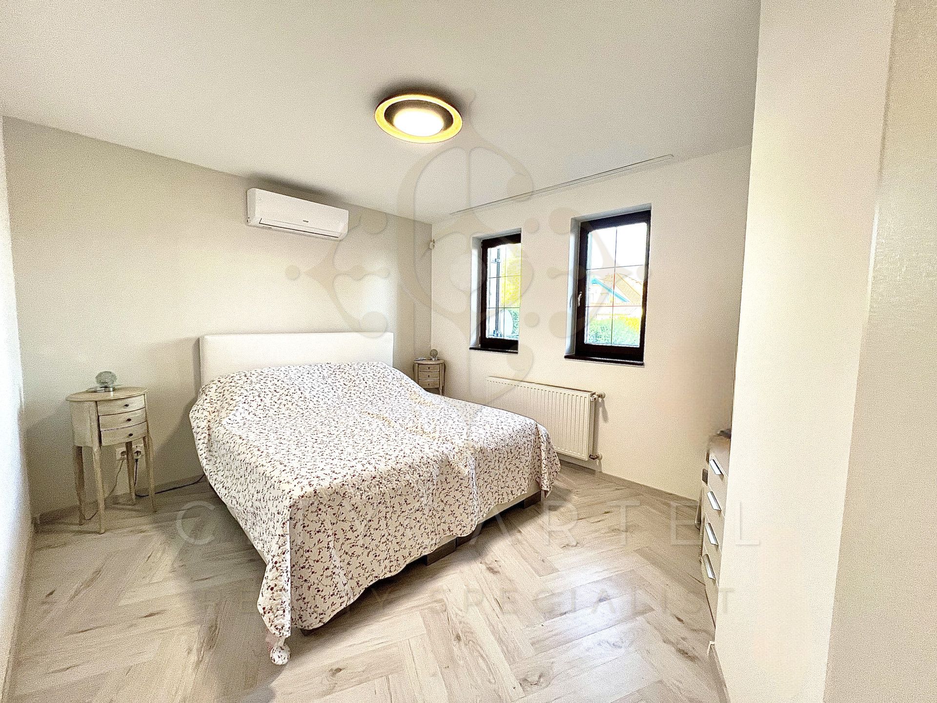 A fájl már létezik a célhelyen: import/kepek/vizjeles_5726026.jpg
For sale house Csomád  360 m<sup>2</sup> 319 millió Ft
