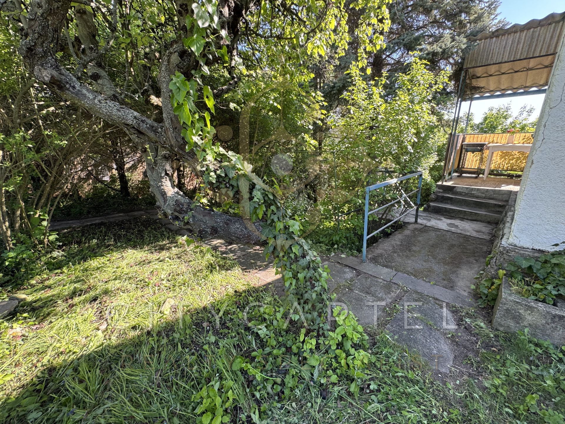 A fájl már létezik a célhelyen: import/kepek/vizjeles_5737629.jpg
Eladó Építési telek Szentendre  788 m<sup>2</sup> 43 millió Ft