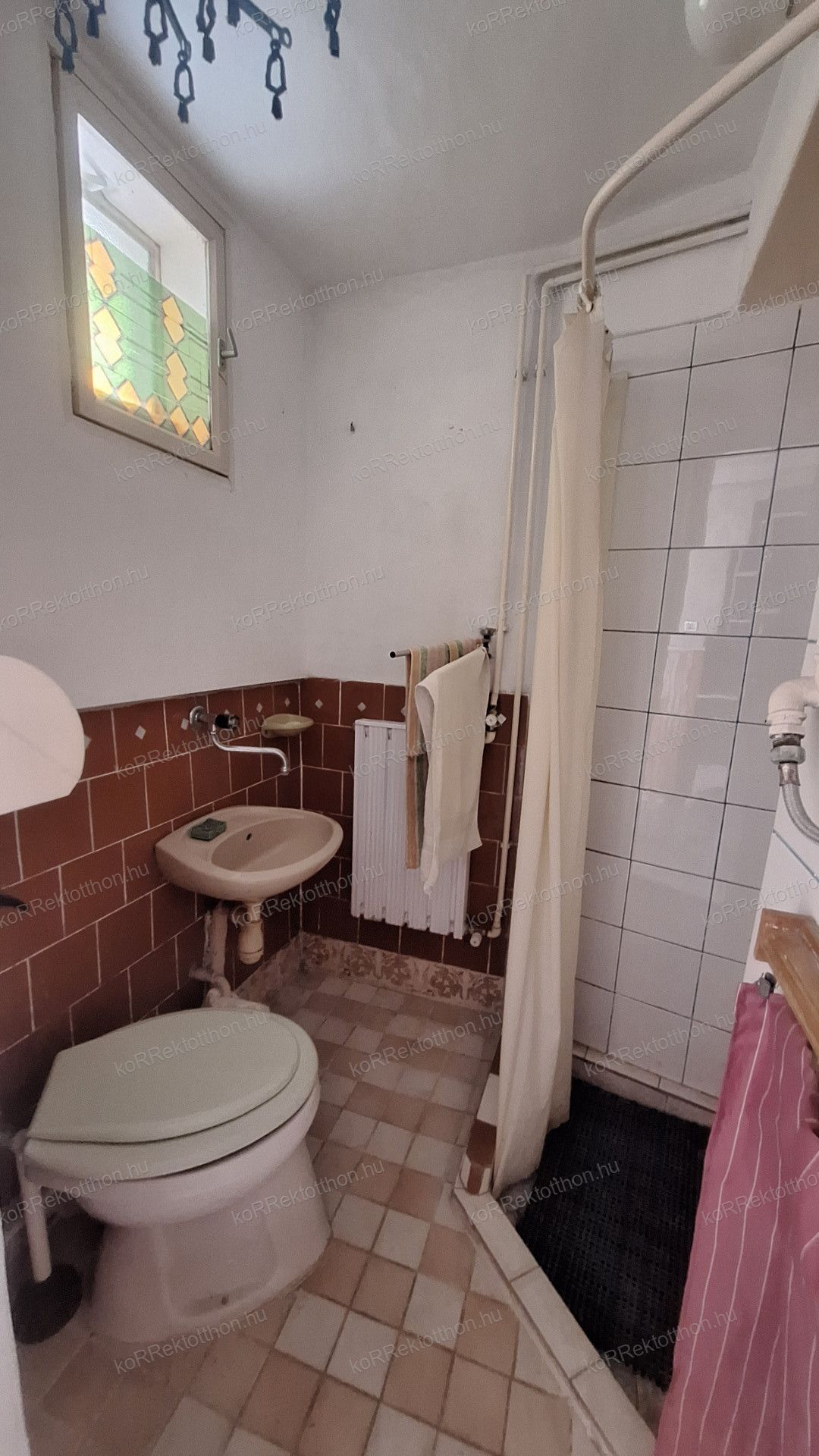 A fájl már létezik a célhelyen: import/kepek/vizjeles_5739422.jpg
Eladó Családi ház Jászberény  110 m<sup>2</sup> 36.99 millió Ft
