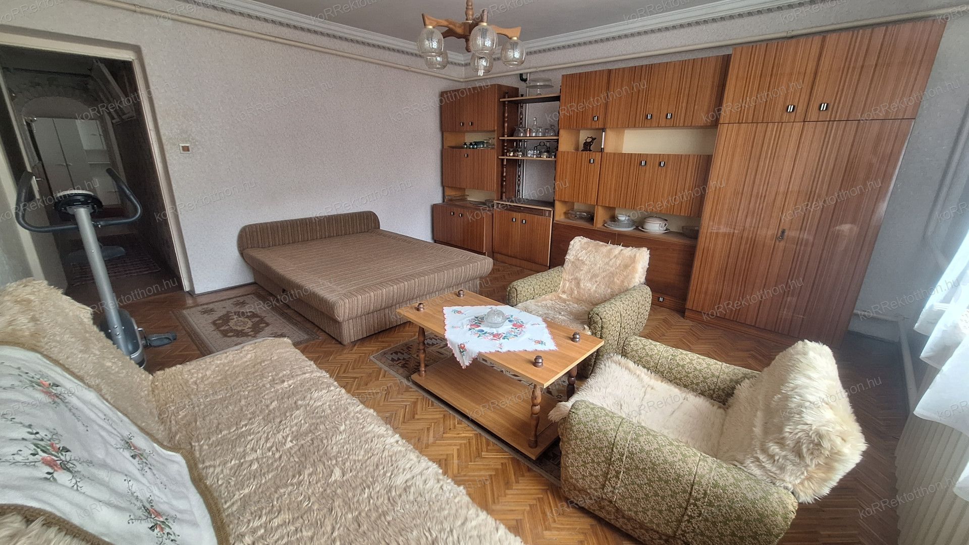 A fájl már létezik a célhelyen: import/kepek/vizjeles_5739437.jpg
Eladó Családi ház Jászberény  110 m<sup>2</sup> 36.99 millió Ft