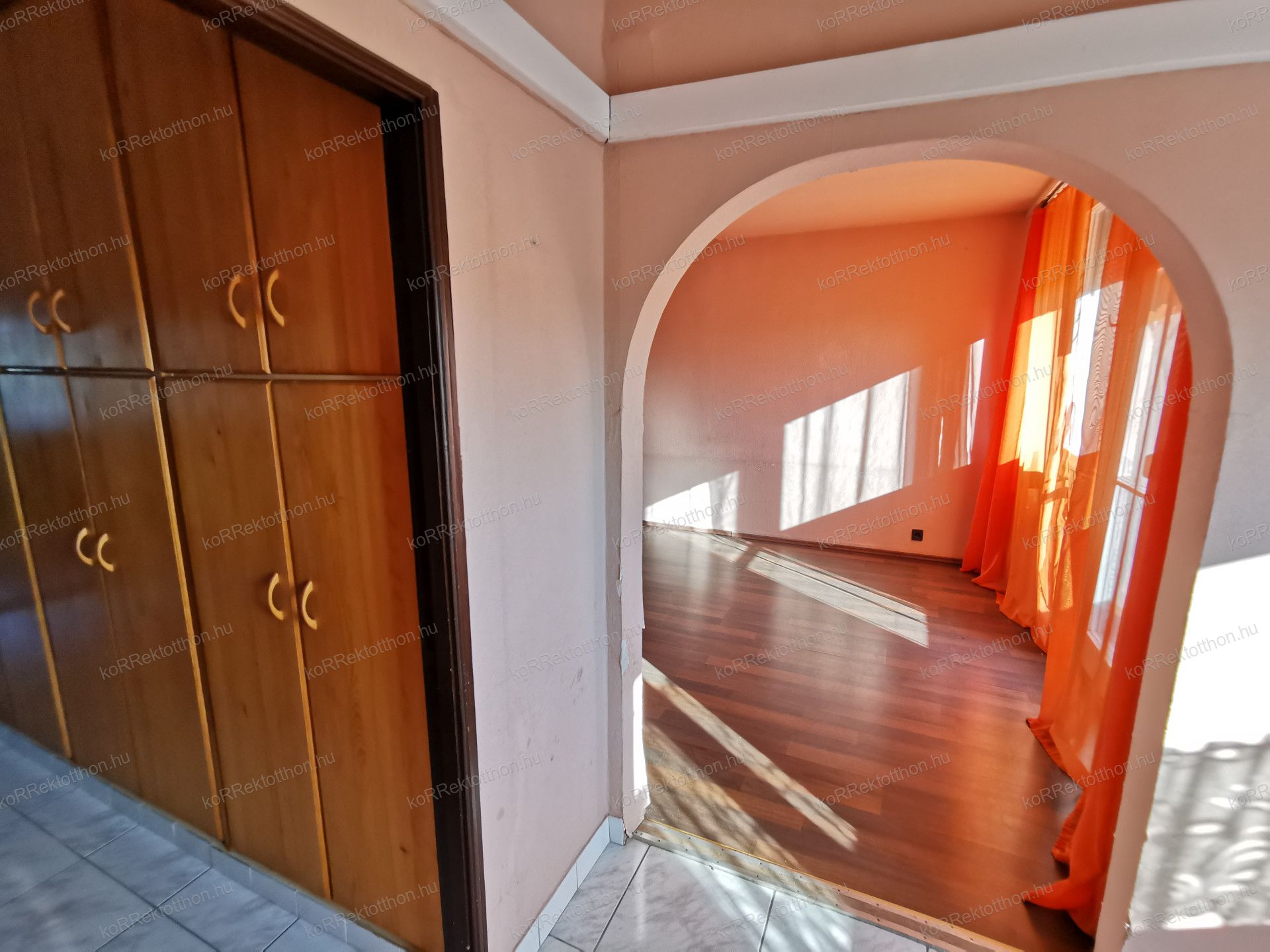 A fájl már létezik a célhelyen: import/kepek/vizjeles_5740760.jpg
Eladó Panellakás Jászberény  69 m<sup>2</sup> 37.9 millió Ft