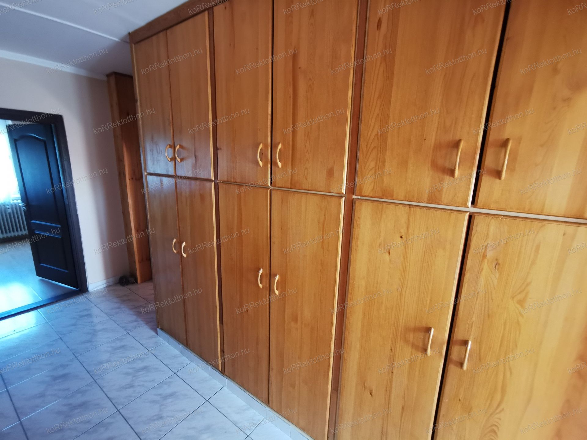 A fájl már létezik a célhelyen: import/kepek/vizjeles_5740765.jpg
Eladó Panellakás Jászberény  69 m<sup>2</sup> 37.9 millió Ft