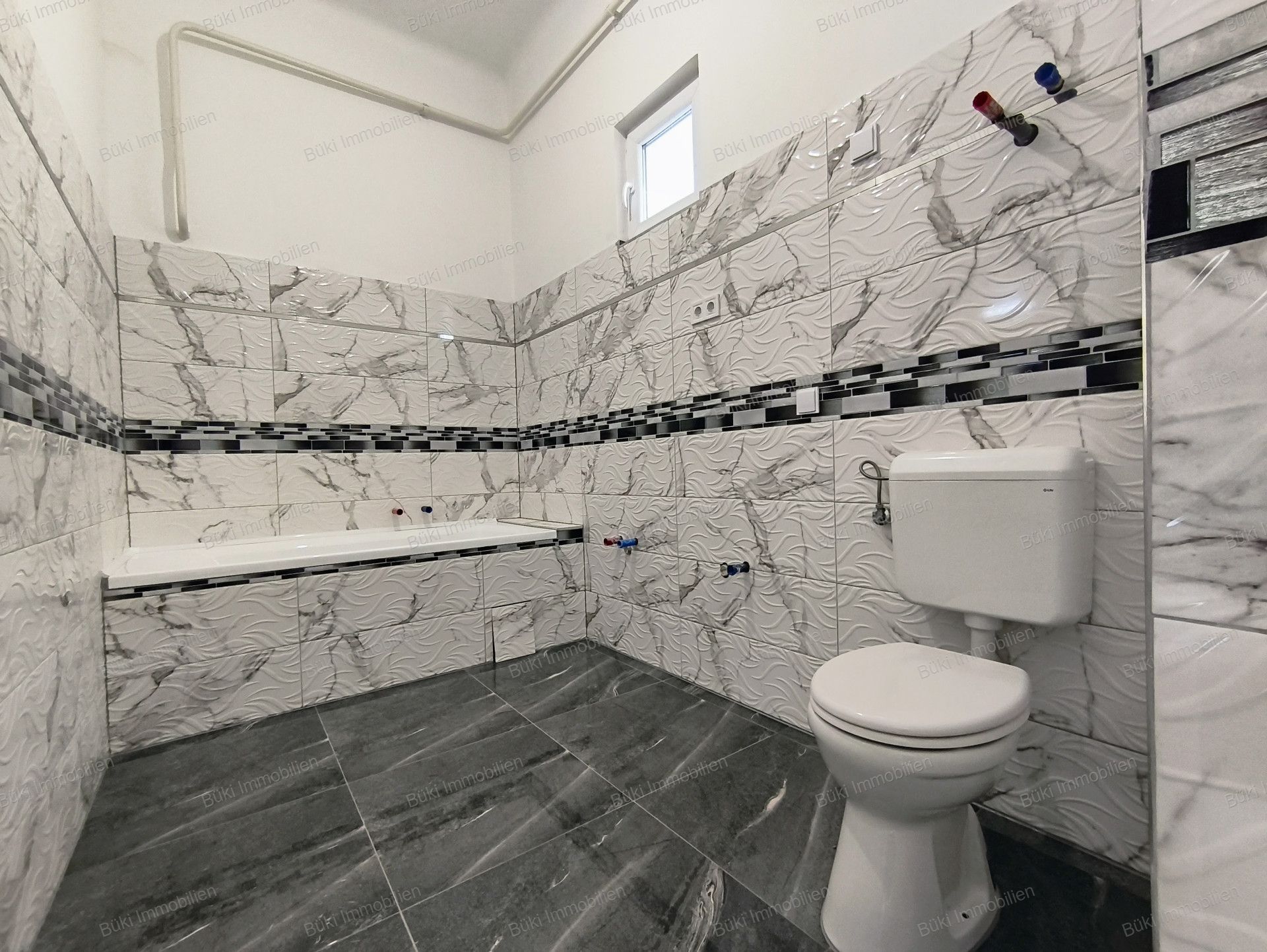 A fájl már létezik a célhelyen: import/kepek/vizjeles_5752623.jpg
For sale house Mezőberény  158 m<sup>2</sup> 29.7 millió Ft