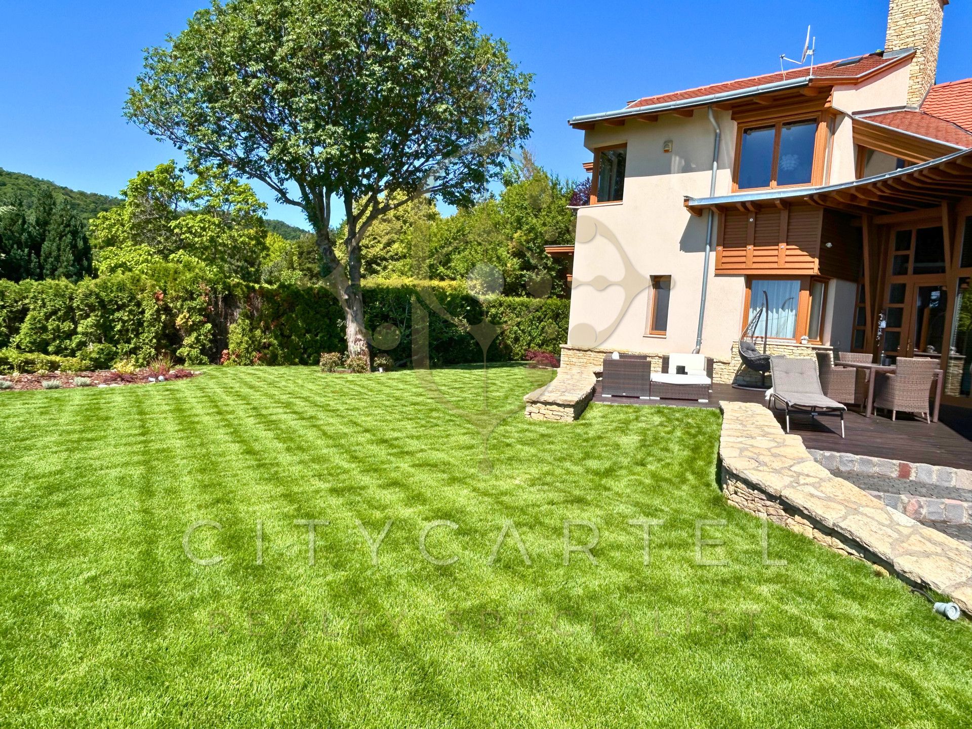 A fájl már létezik a célhelyen: import/kepek/vizjeles_5767265.jpg
Eladó Családi ház Budapest, XII. kerület  350 m<sup>2</sup> 770 millió Ft