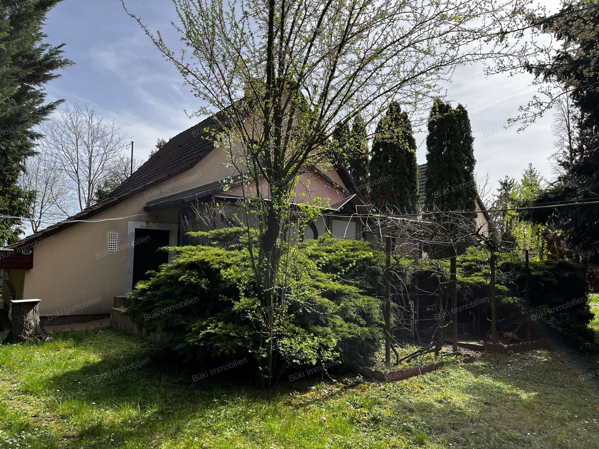 A fájl már létezik a célhelyen: import/kepek/vizjeles_5773039.jpg
For sale house Kisköre  138 m<sup>2</sup> 34.9 millió Ft
