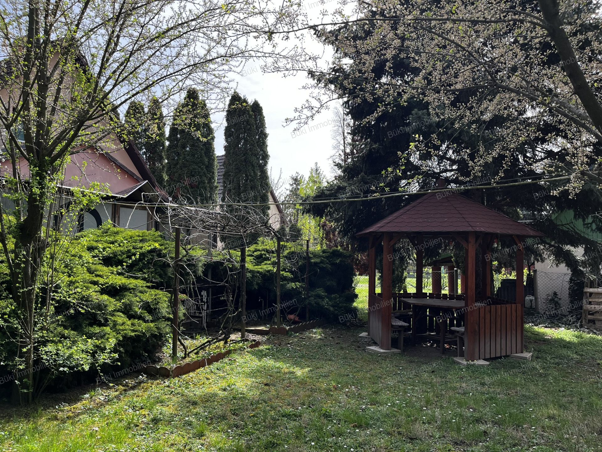 A fájl már létezik a célhelyen: import/kepek/vizjeles_5773042.jpg
For sale house Kisköre  138 m<sup>2</sup> 34.9 millió Ft
