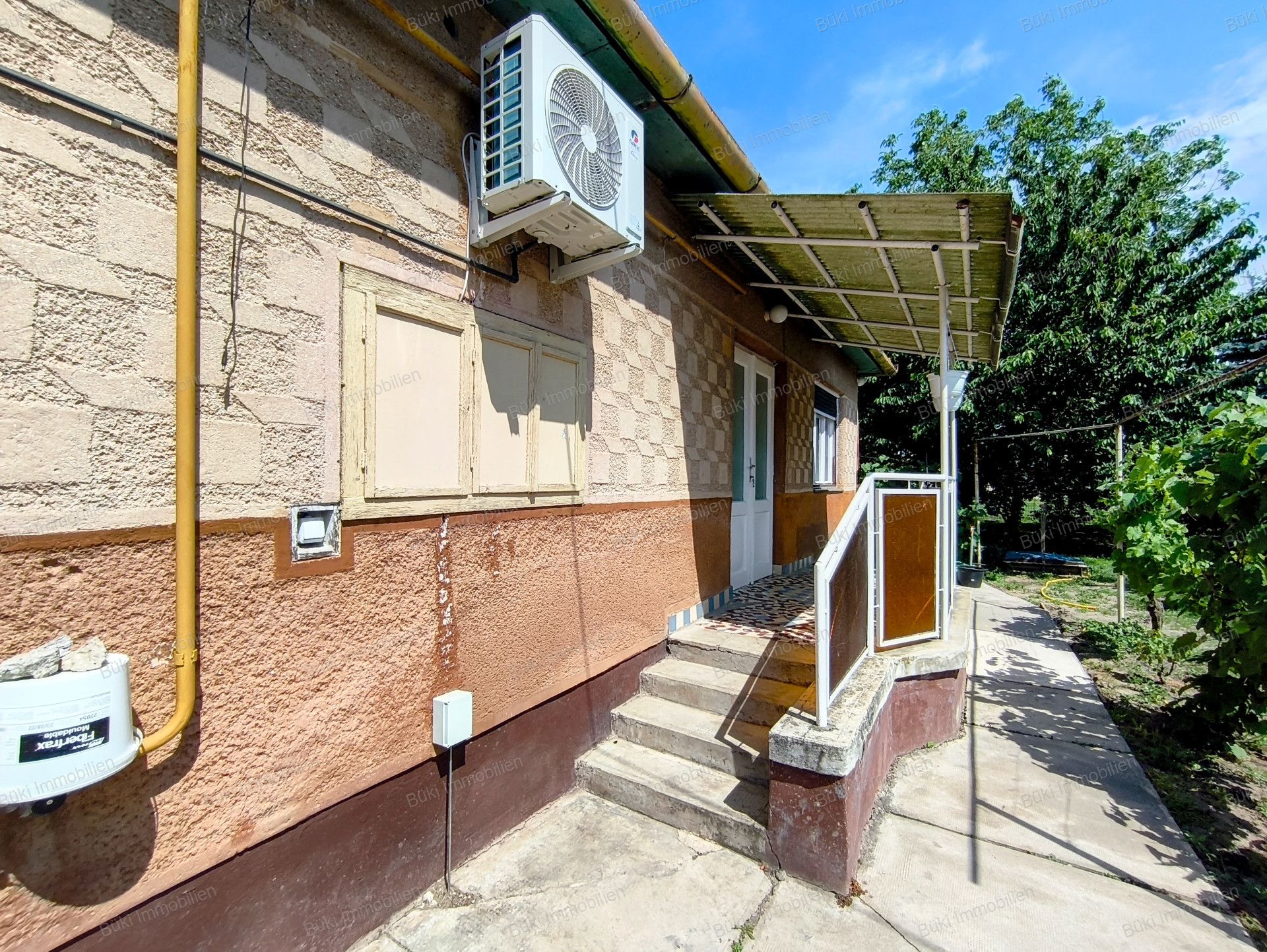 A fájl már létezik a célhelyen: import/kepek/vizjeles_5775542.jpg
For sale house Sarkad  100 m<sup>2</sup> 13.99 millió Ft