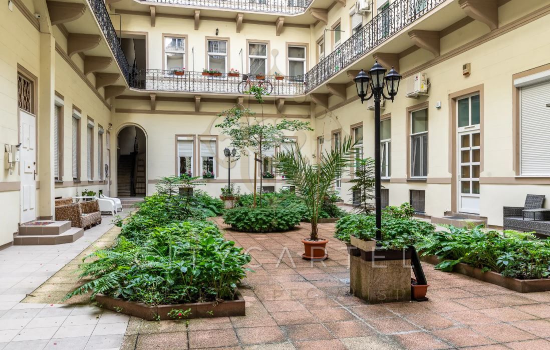 A fájl már létezik a célhelyen: import/kepek/vizjeles_5784590.jpg
Eladó Téglalakás Budapest, VI. kerület  34 m<sup>2</sup> 59.9 millió Ft