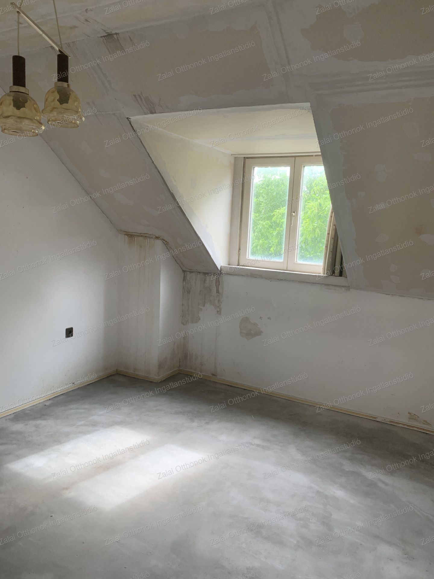 A fájl már létezik a célhelyen: import/kepek/vizjeles_5786051.jpg
For sale house Keszthely  400 m<sup>2</sup> 109 millió Ft