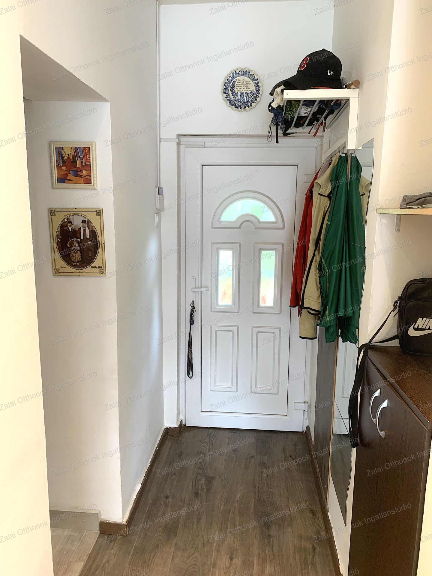 A fájl már létezik a célhelyen: import/kepek/vizjeles_5786380.jpg
For sale house Szőlősgyörök  115 m<sup>2</sup> 72.35 millió Ft