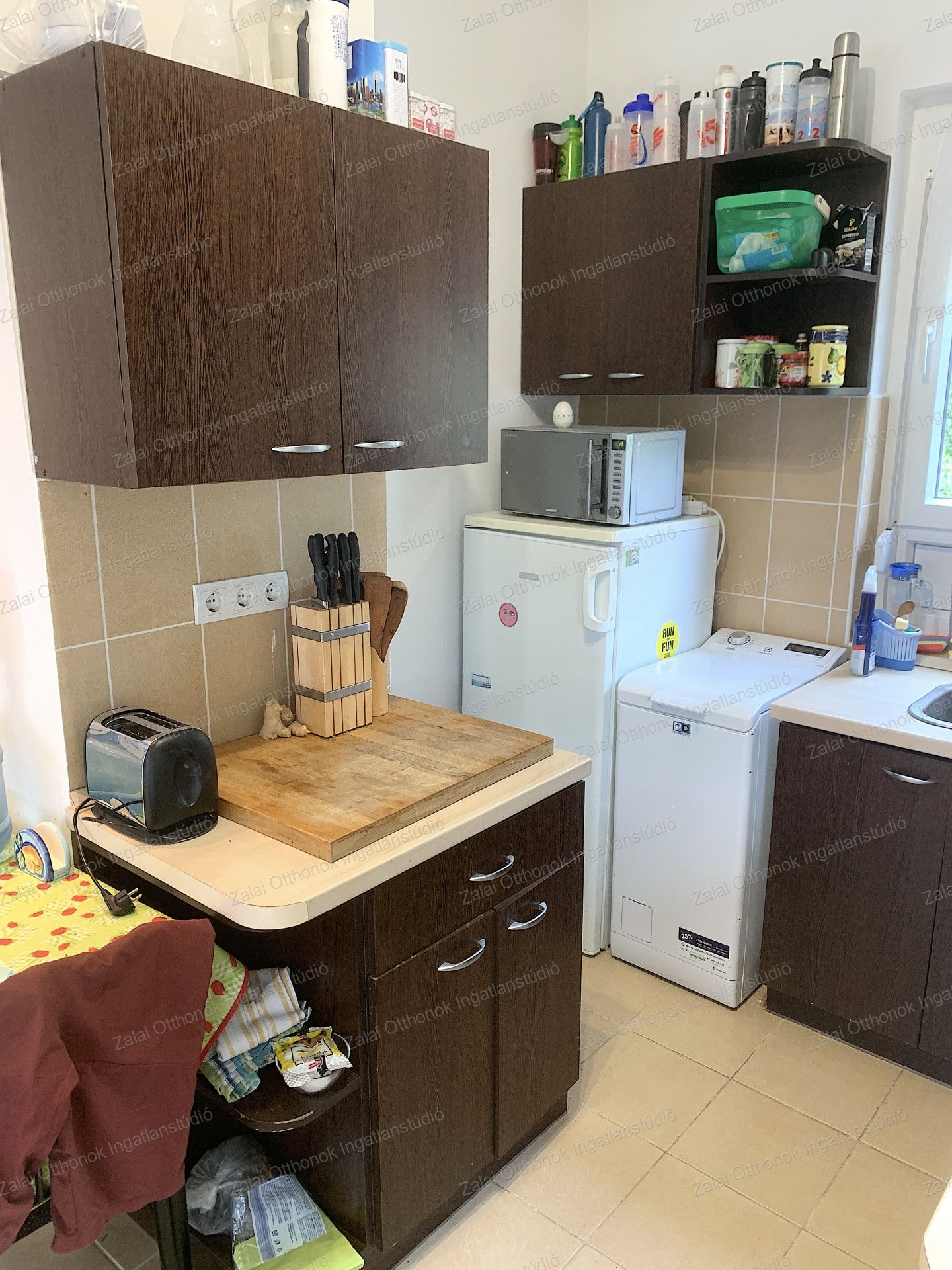 A fájl már létezik a célhelyen: import/kepek/vizjeles_5786388.jpg
For sale house Szőlősgyörök  115 m<sup>2</sup> 72.35 millió Ft