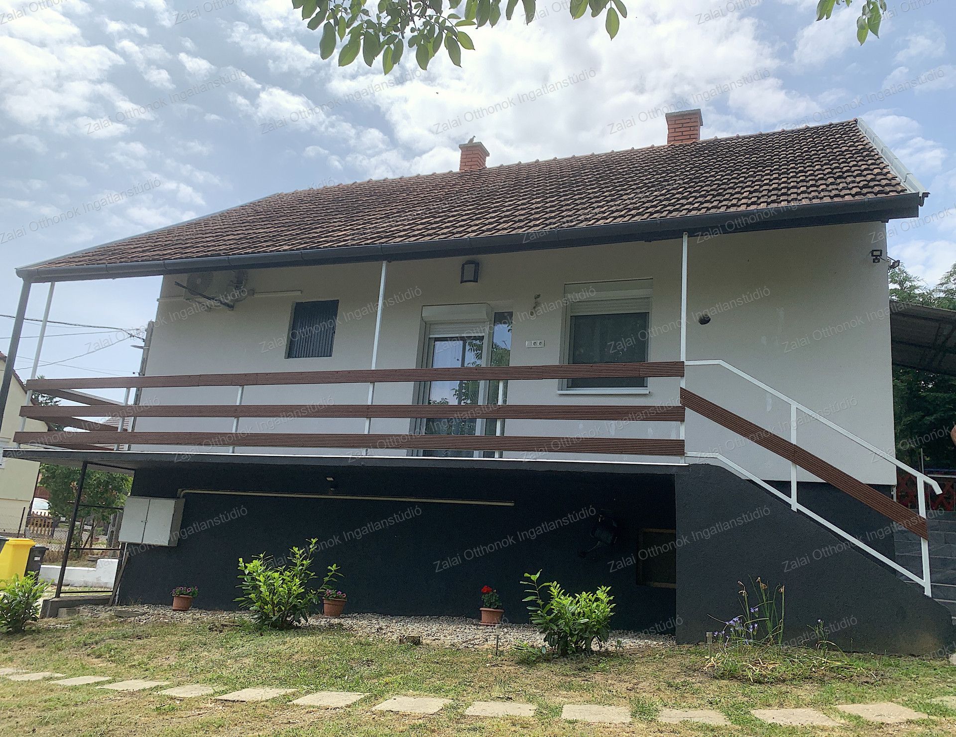 A fájl már létezik a célhelyen: import/kepek/vizjeles_5786423.jpg
For sale house Szőlősgyörök  115 m<sup>2</sup> 72.35 millió Ft