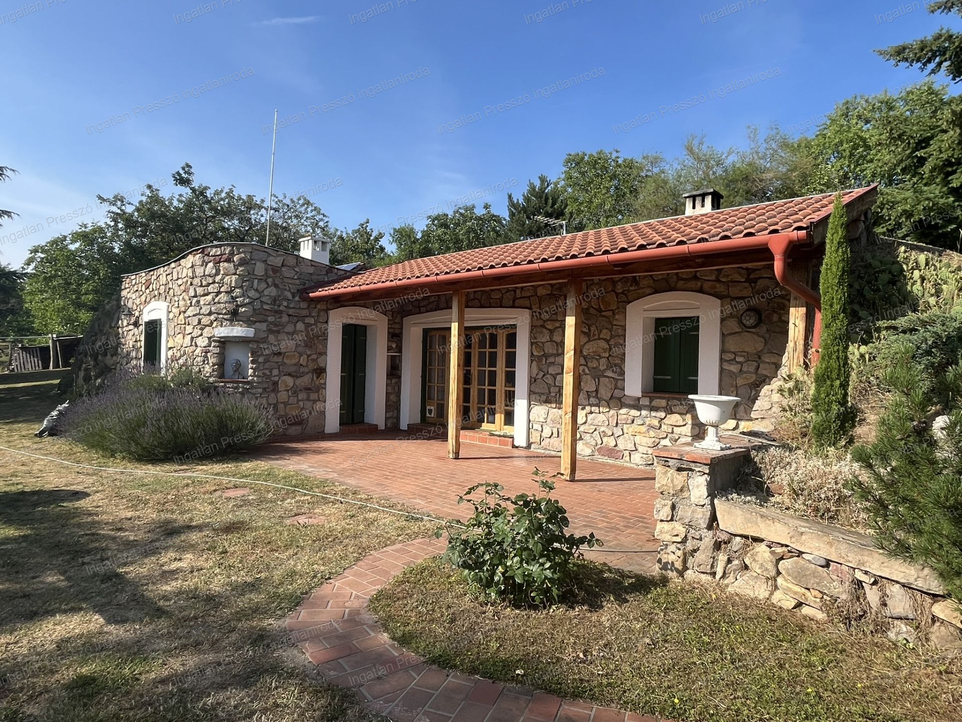 A fájl már létezik a célhelyen: import/kepek/vizjeles_5795051.jpg
Eladó Családi ház Ábrahámhegy  85 m<sup>2</sup> 220 millió Ft