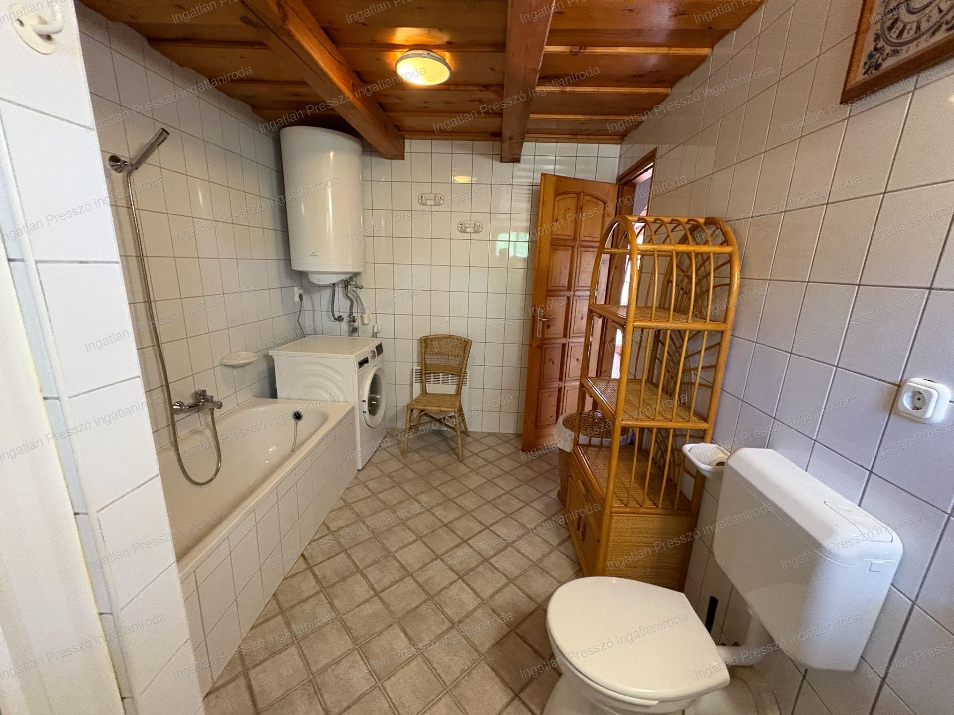 A fájl már létezik a célhelyen: import/kepek/vizjeles_5795060.jpg
Eladó Családi ház Ábrahámhegy  85 m<sup>2</sup> 220 millió Ft