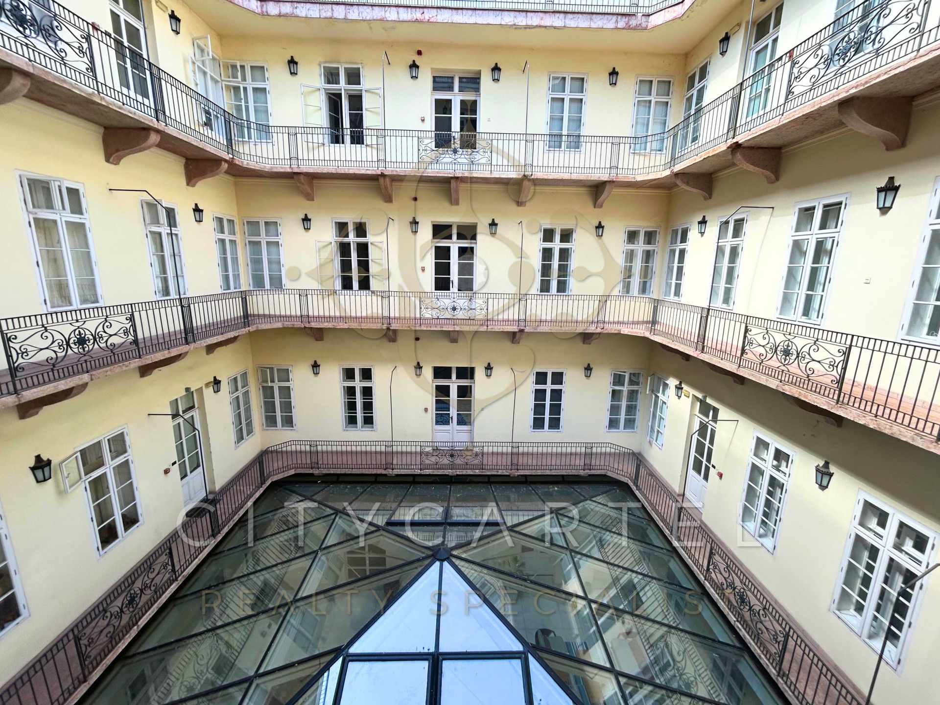 A fájl már létezik a célhelyen: import/kepek/vizjeles_5800321.jpg
Eladó Téglalakás Budapest, V. kerület  116 m<sup>2</sup> 215 millió Ft
