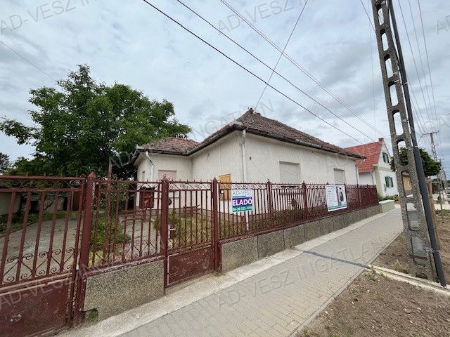 A fájl már létezik a célhelyen: import/kepek/vizjeles_5800494.jpg
Eladó Családi ház Újhartyán  107 m<sup>2</sup> 45.9 millió Ft