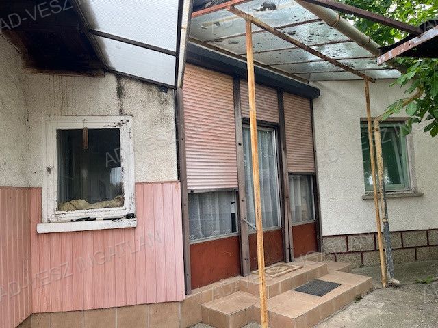 A fájl már létezik a célhelyen: import/kepek/vizjeles_5800496.jpg
Eladó Családi ház Újhartyán  107 m<sup>2</sup> 45.9 millió Ft