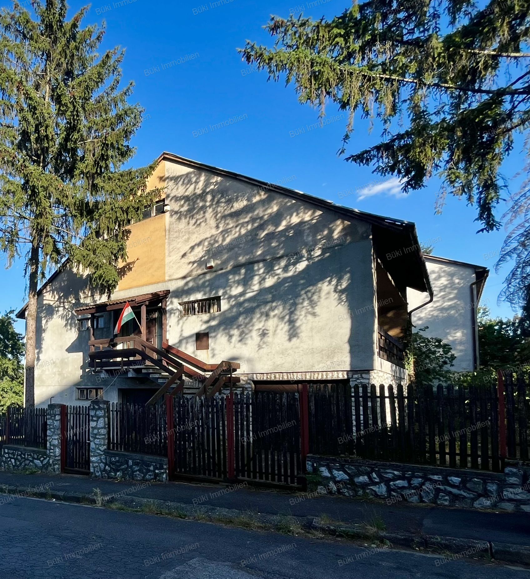 A fájl már létezik a célhelyen: import/kepek/vizjeles_5803604.jpg
For sale house Miskolc  160 m<sup>2</sup> 69.2 millió Ft