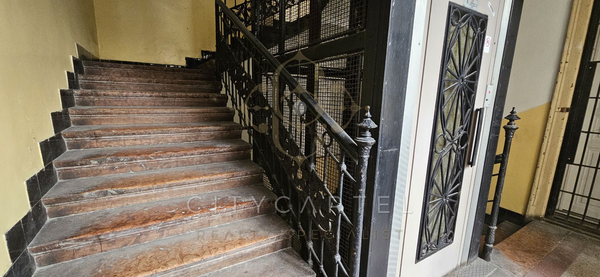 A fájl már létezik a célhelyen: import/kepek/vizjeles_5803897.jpg
Eladó Téglalakás Budapest, VI. kerület  86 m<sup>2</sup> 140 millió Ft