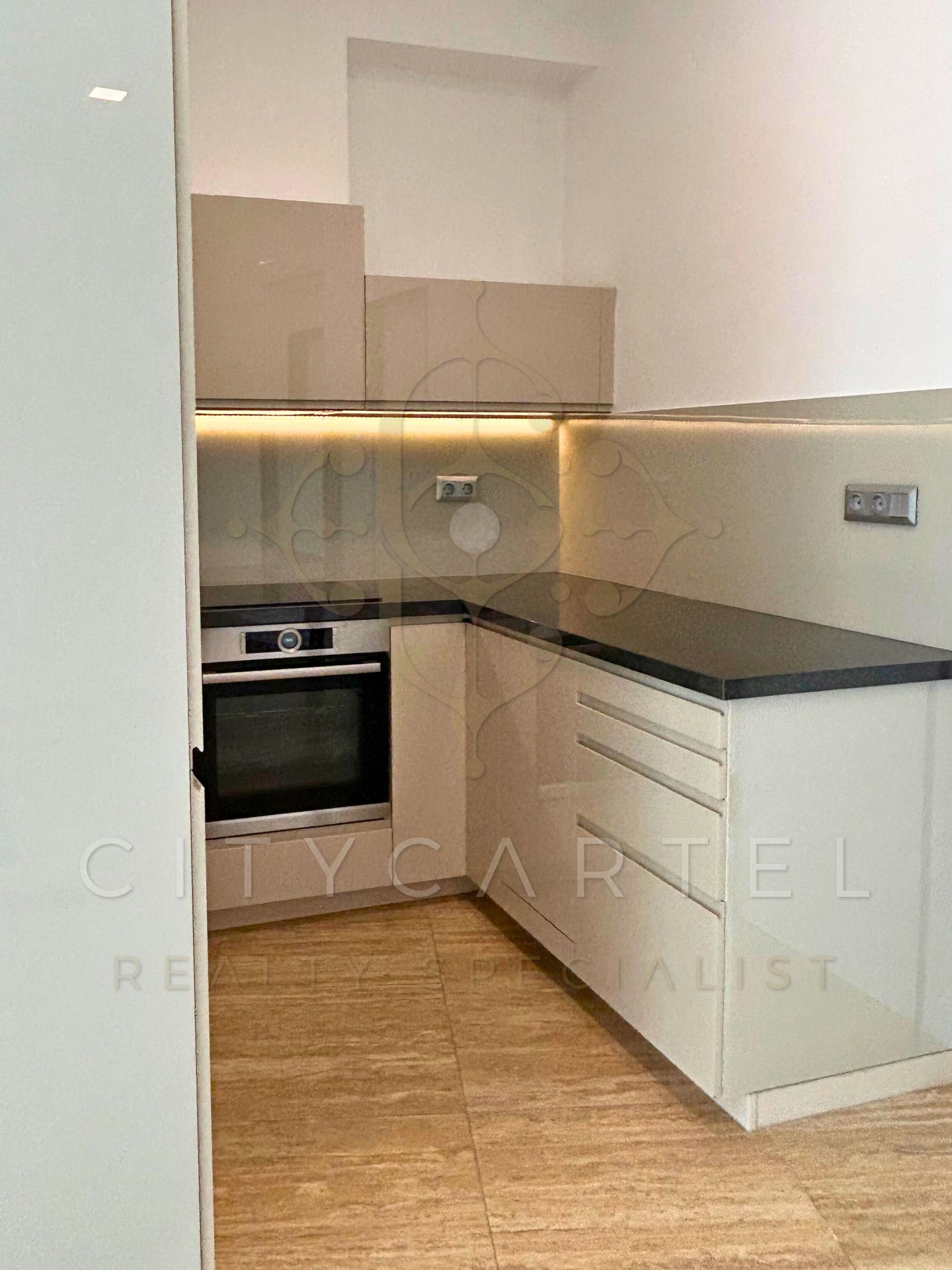 A fájl már létezik a célhelyen: import/kepek/vizjeles_5804628.jpg
Eladó Téglalakás Budapest, II. kerület  65 m<sup>2</sup> 890 EUR
