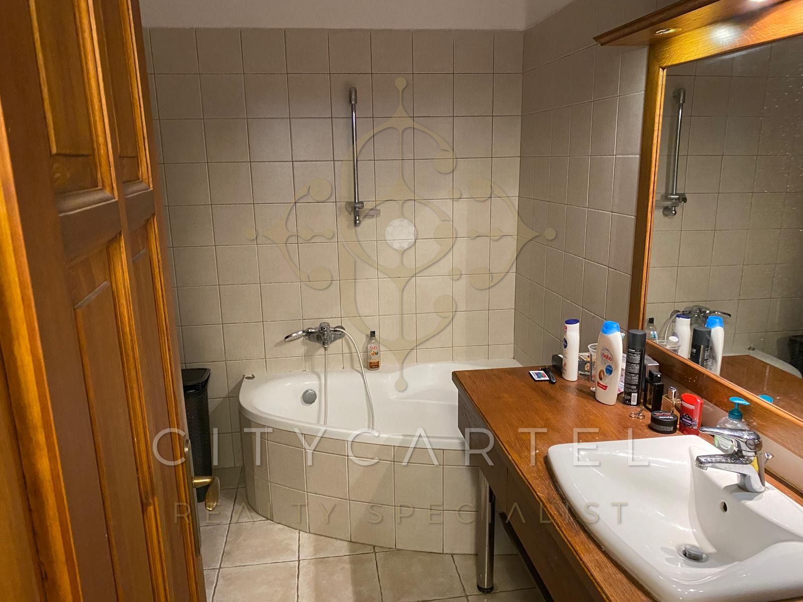 A fájl már létezik a célhelyen: import/kepek/vizjeles_5805005.jpg
Eladó Családi ház Érd  300 m<sup>2</sup> 256 millió Ft