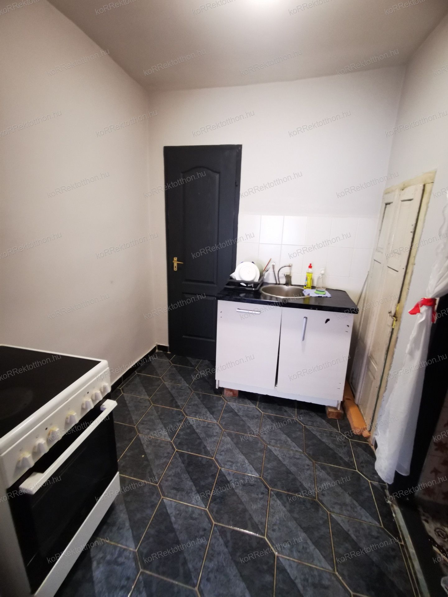 A fájl már létezik a célhelyen: import/kepek/vizjeles_5809596.jpg
Eladó Családi ház Jásztelek  72 m<sup>2</sup> 14.99 millió Ft