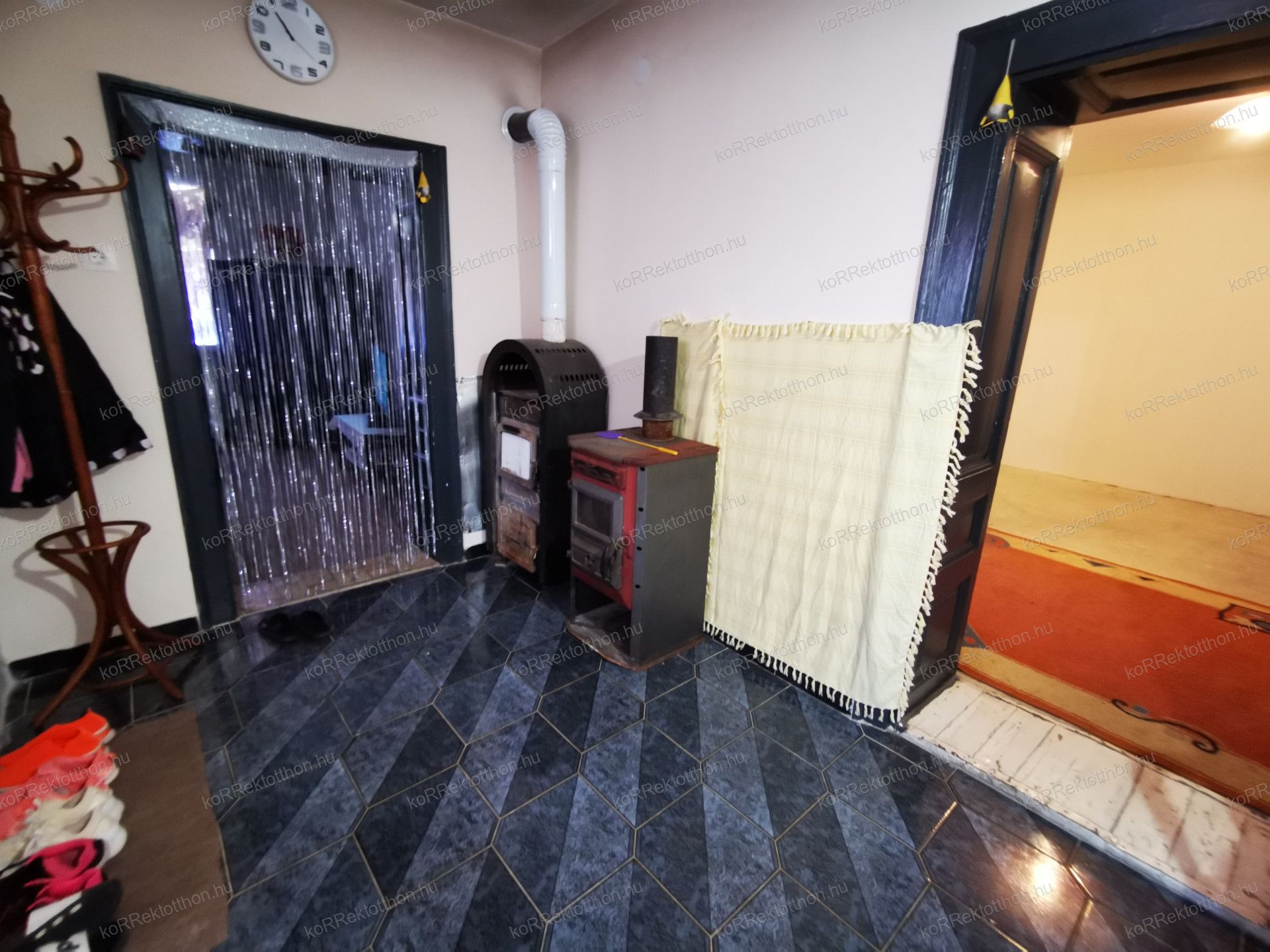 A fájl már létezik a célhelyen: import/kepek/vizjeles_5809603.jpg
Eladó Családi ház Jásztelek  72 m<sup>2</sup> 14.99 millió Ft