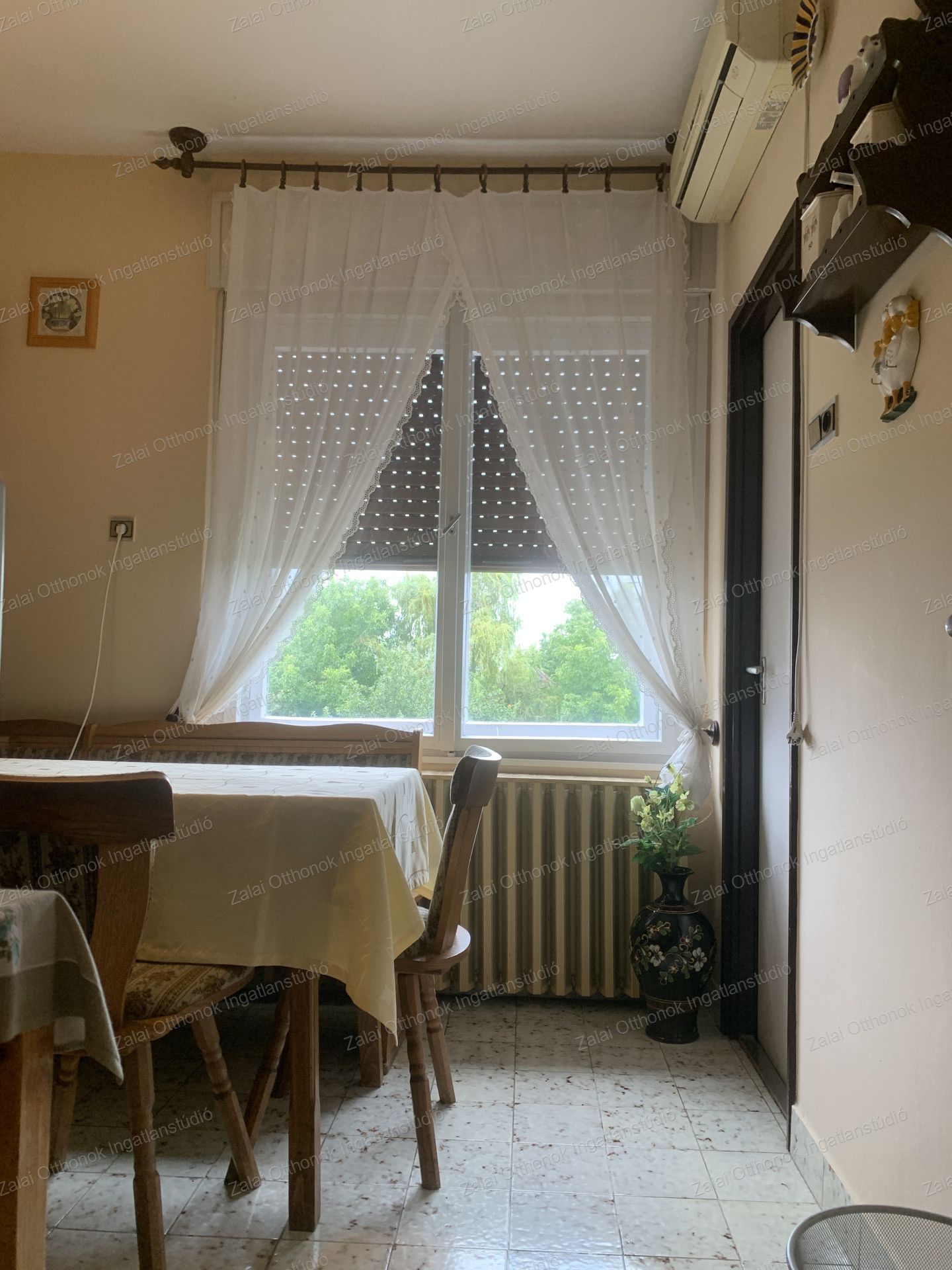 A fájl már létezik a célhelyen: import/kepek/vizjeles_5819794.jpg
For sale house Szepetnek  176 m<sup>2</sup> 37.9 millió Ft