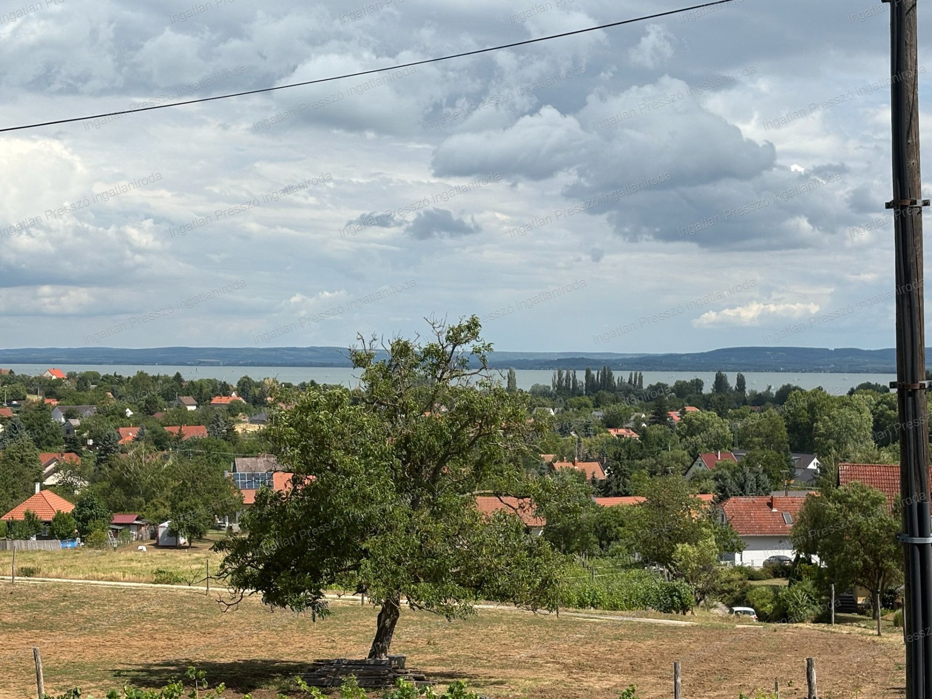 A fájl már létezik a célhelyen: import/kepek/vizjeles_5821731.jpg
Eladó nyaraló Ábrahámhegy  72 m<sup>2</sup> 49 millió Ft