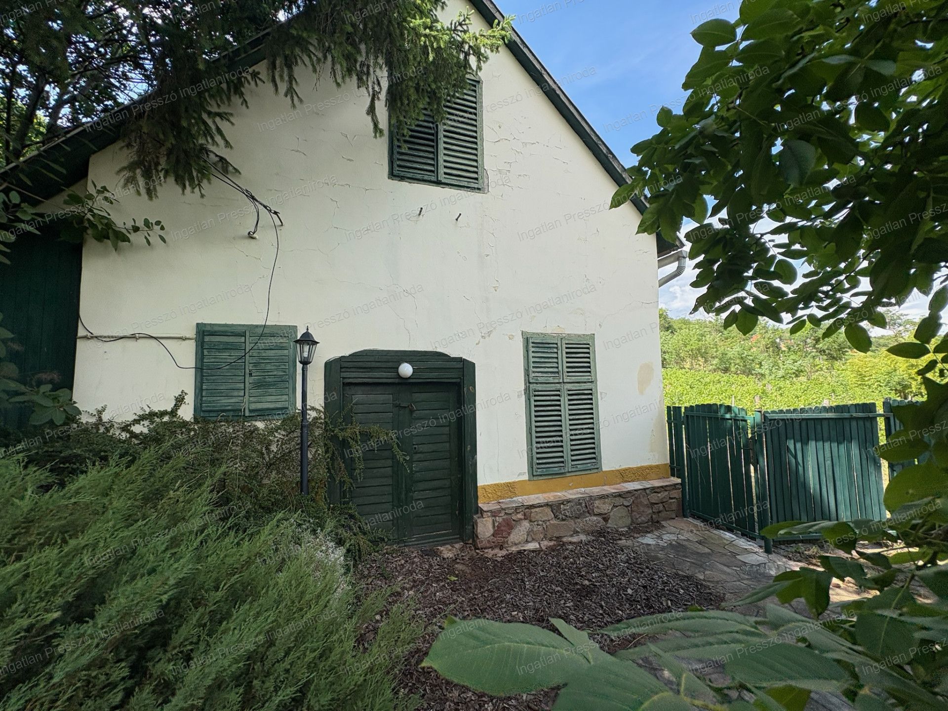 A fájl már létezik a célhelyen: import/kepek/vizjeles_5821732.jpg
Eladó nyaraló Ábrahámhegy  72 m<sup>2</sup> 49 millió Ft