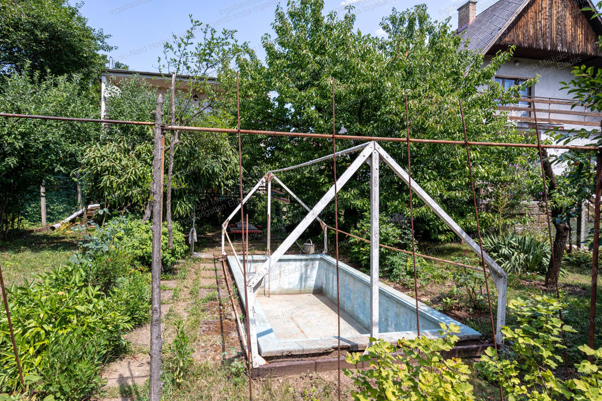A fájl már létezik a célhelyen: import/kepek/vizjeles_5828122.jpg
Eladó Családi ház Alsózsolca  123 m<sup>2</sup> 39.9 millió Ft