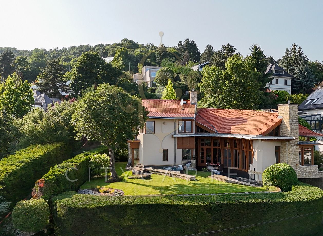 A fájl már létezik a célhelyen: import/kepek/vizjeles_5834800.jpg
Eladó Családi ház Budapest, XII. kerület  350 m<sup>2</sup> 770 millió Ft