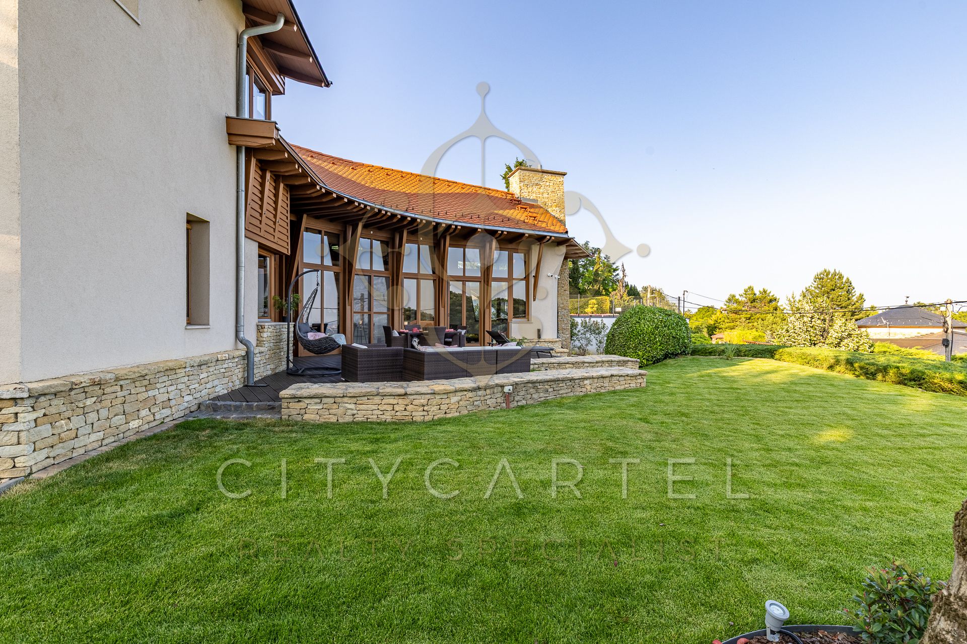 A fájl már létezik a célhelyen: import/kepek/vizjeles_5834815.jpg
Eladó Családi ház Budapest, XII. kerület  350 m<sup>2</sup> 770 millió Ft