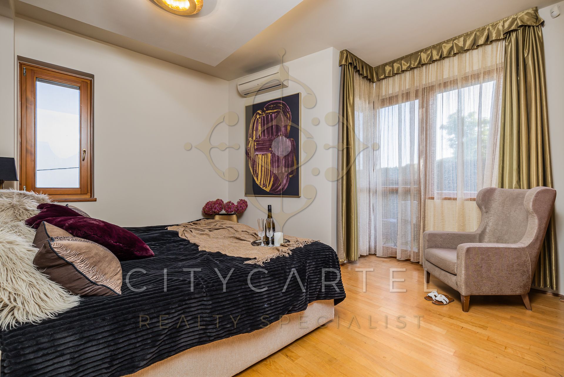 A fájl már létezik a célhelyen: import/kepek/vizjeles_5834838.jpg
Eladó Családi ház Budapest, XII. kerület  350 m<sup>2</sup> 770 millió Ft