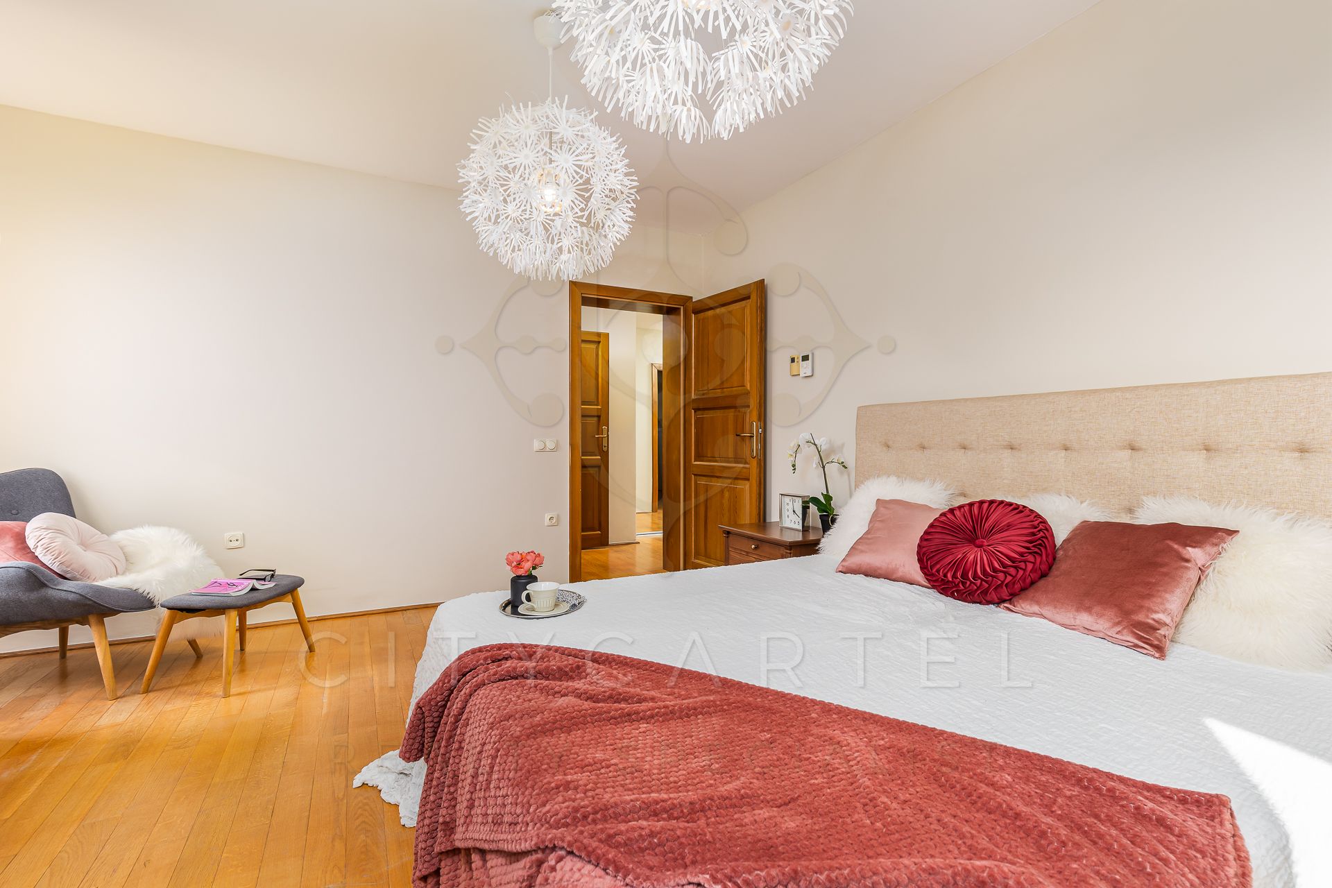 A fájl már létezik a célhelyen: import/kepek/vizjeles_5834839.jpg
Eladó Családi ház Budapest, XII. kerület  350 m<sup>2</sup> 770 millió Ft