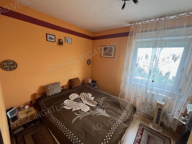 A fájl már létezik a célhelyen: import/kepek/vizjeles_5839927.jpg
Eladó Panellakás Budapest, XIX. kerület  53 m<sup>2</sup> 55.99 millió Ft