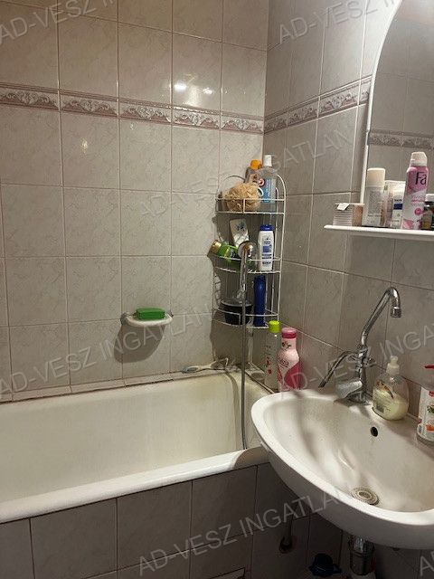 A fájl már létezik a célhelyen: import/kepek/vizjeles_5839936.jpg
Eladó Panellakás Budapest, XIX. kerület  53 m<sup>2</sup> 55.99 millió Ft