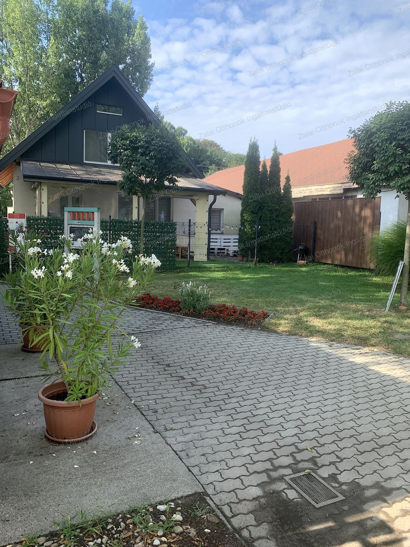 A fájl már létezik a célhelyen: import/kepek/vizjeles_5843979.jpg
Eladó nyaraló Balatonberény  115 m<sup>2</sup> 124.9 millió Ft
