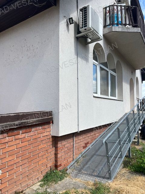 A fájl már létezik a célhelyen: import/kepek/vizjeles_5845337.jpg
Eladó Bemutatóterem Vecsés  360 m<sup>2</sup> 180 millió Ft