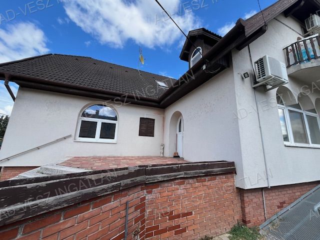 A fájl már létezik a célhelyen: import/kepek/vizjeles_5845338.jpg
Eladó Bemutatóterem Vecsés  360 m<sup>2</sup> 180 millió Ft
