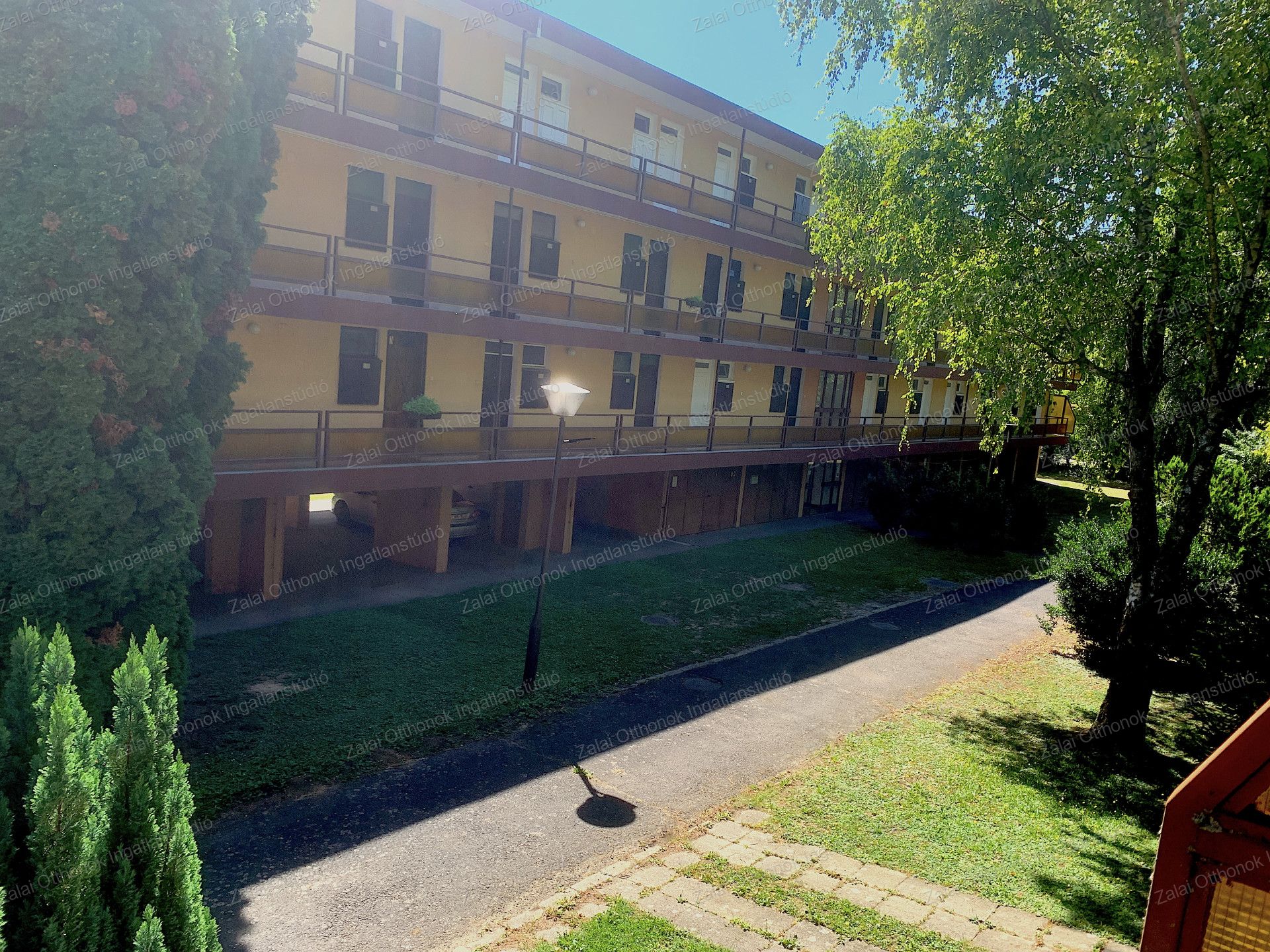 A fájl már létezik a célhelyen: import/kepek/vizjeles_5848212.jpg
Eladó nyaraló Keszthely  26 m<sup>2</sup> 29.9 millió Ft